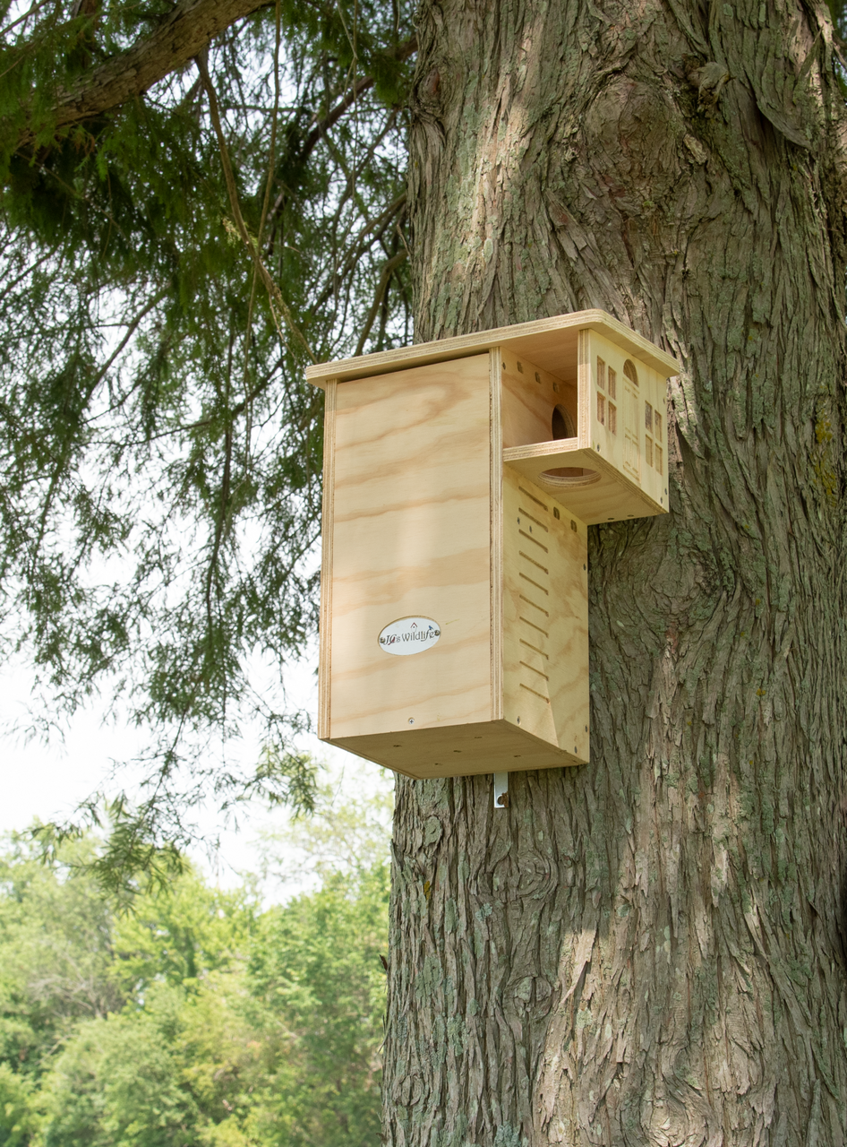 JCS  Wildlife Plywood Squirrel House Nesting Box
